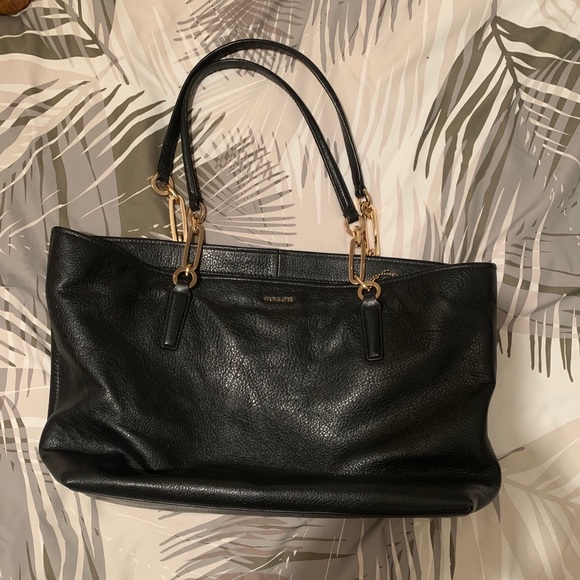 Coach Handbags - Beautiful large Coach purse!